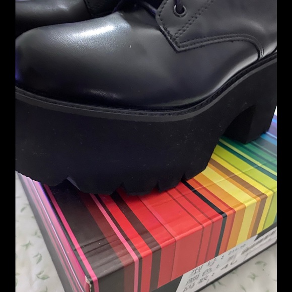 She & in, boots in excellent condition - Picture 6 of 13